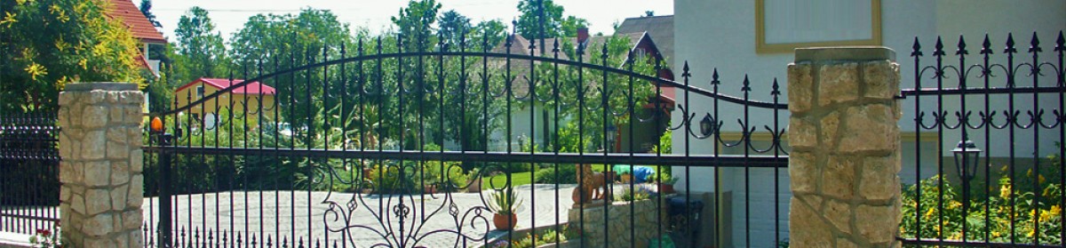 Garázskapuk, egy és kétszárnyú kapuk, sorompók gyártása, automatizálása.